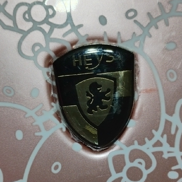 Hello Kitty Heys Rolling Suitcase Patterned Bag (XX-54) - Picture 2 of 14